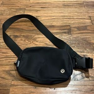 Lululemon 1L black and gold everywhere belt bag